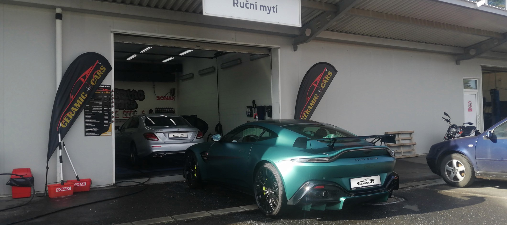 Příjem vozu Aston Martin Vantage na keramickou ochranu laku v Říčanech.