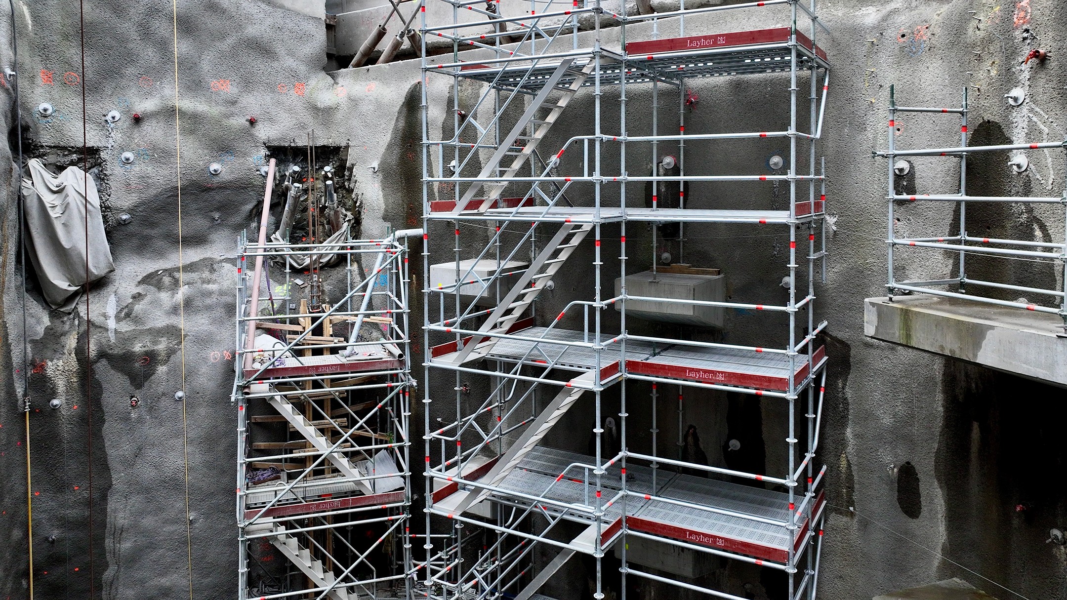 Byggnadsställning vid nya tunnelbanan i Gullmarsplan