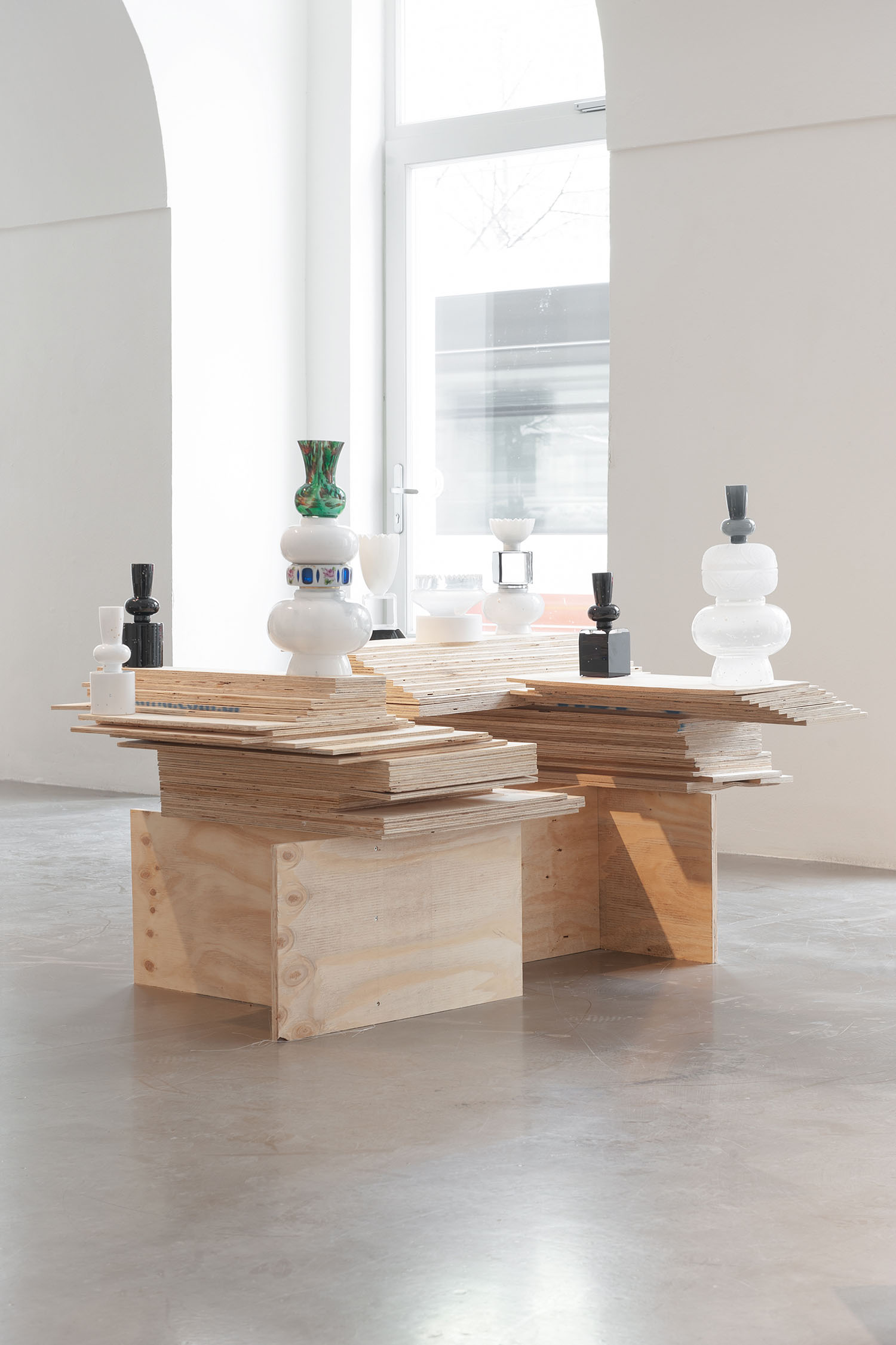 full-view-glass-objects-