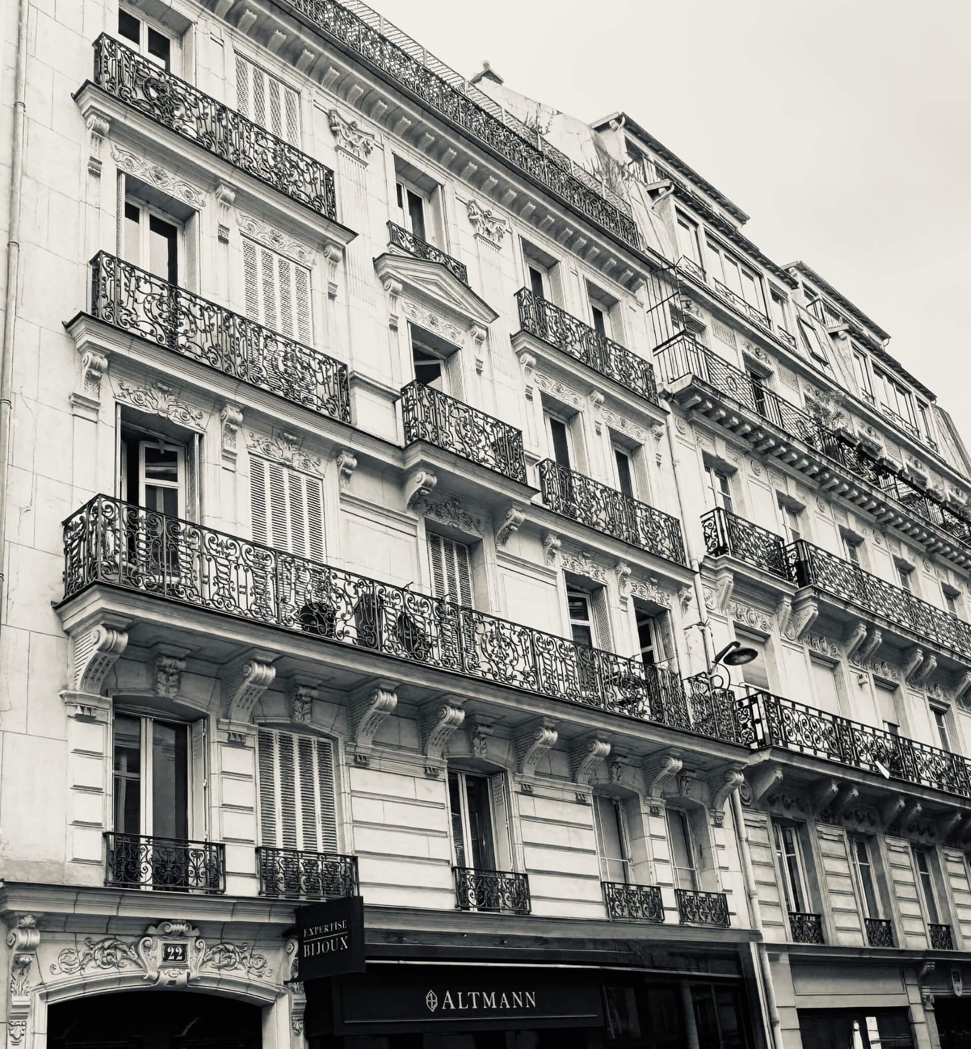 luxurious golden beige bedroom