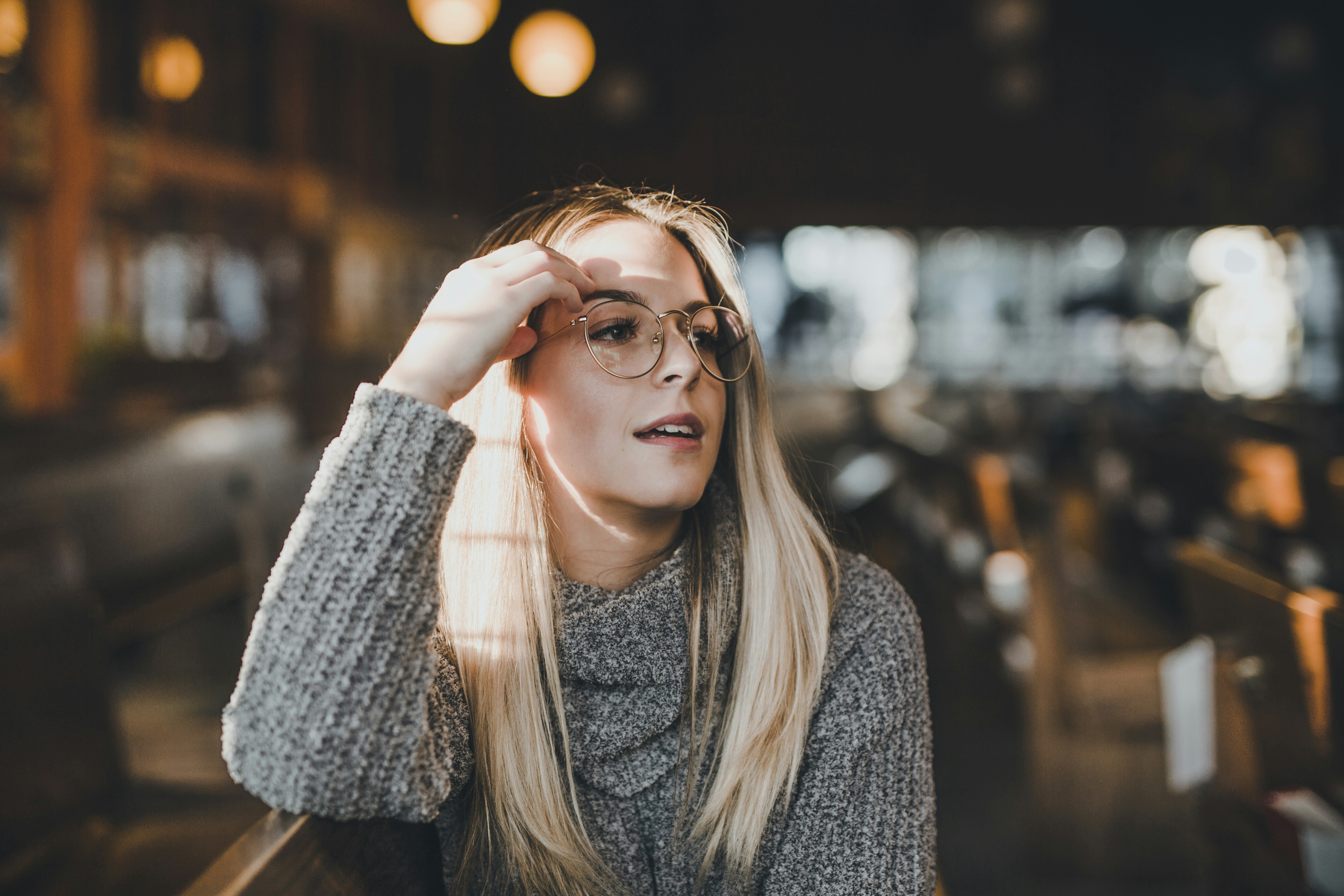 woman with glasses - Seasonal Color Analysis