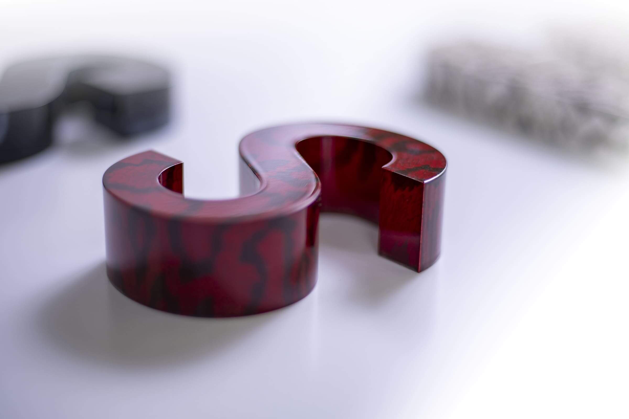 Červené akrylátové 3D písmeno S