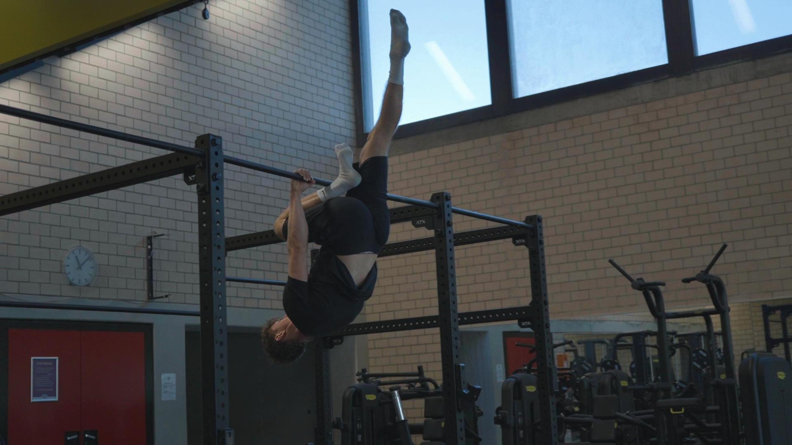 One Leg Negative Front Lever