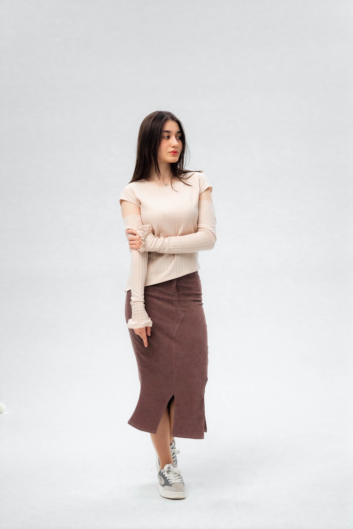 Ribbed knit midi skirt