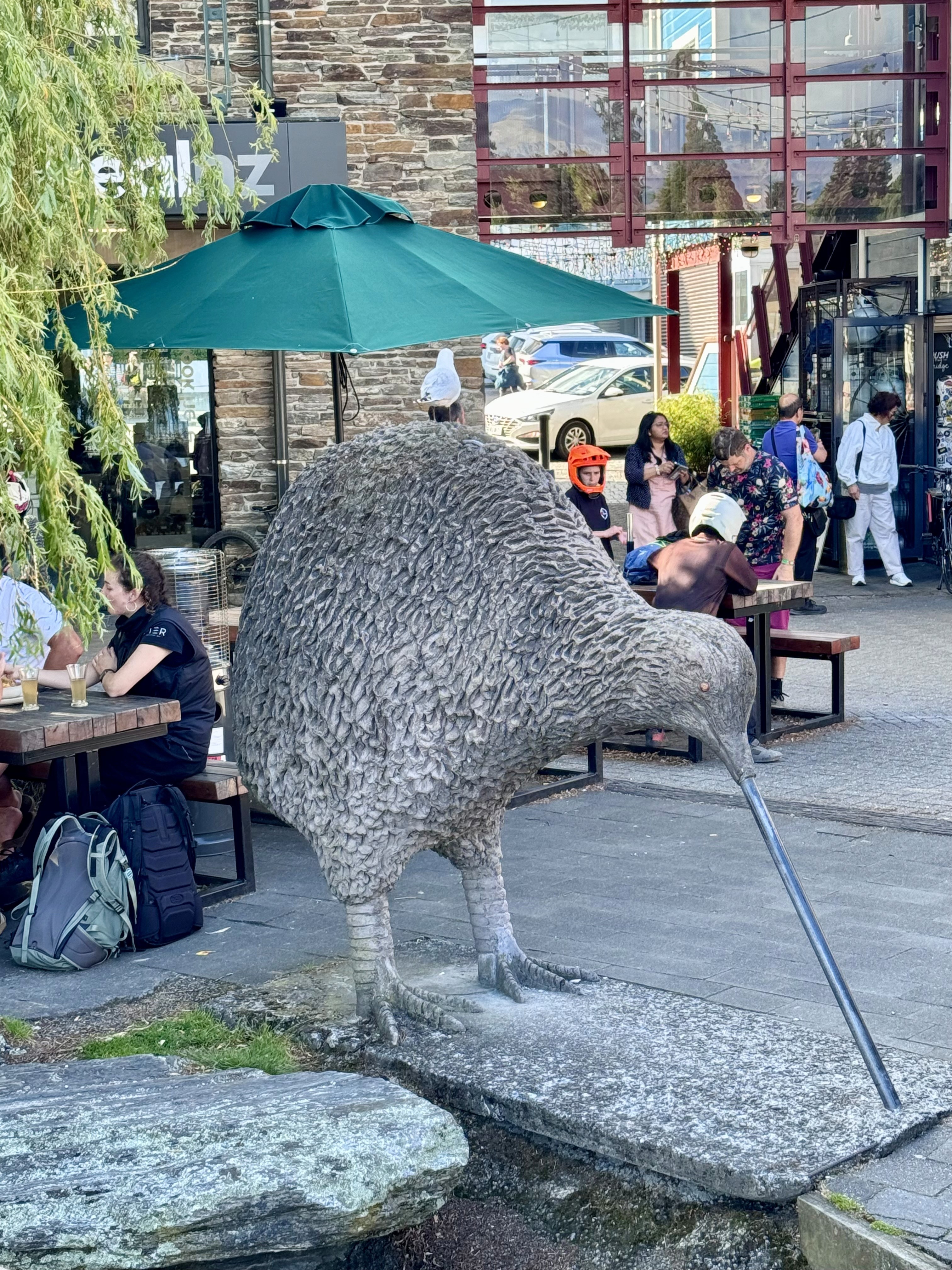 A pretty Kiwi sculpture near the boardwalk at Queenstown