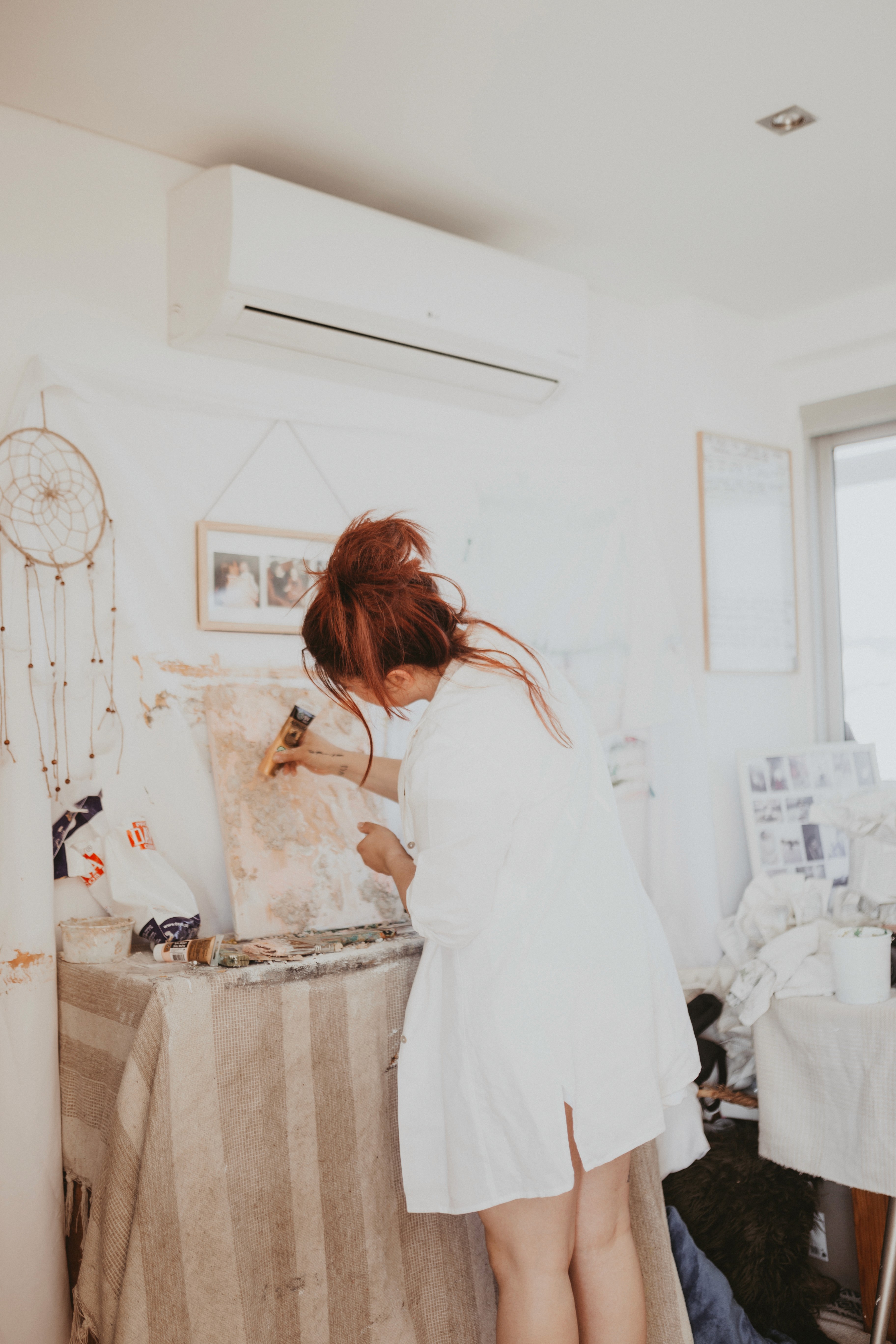 Preciso sempre de alguma coisa mais: pintura, cerâmica, fotografia…