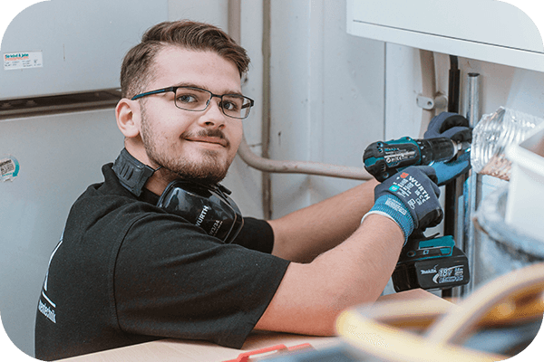 adhire x NFE Handwerk Social Media Recruiting