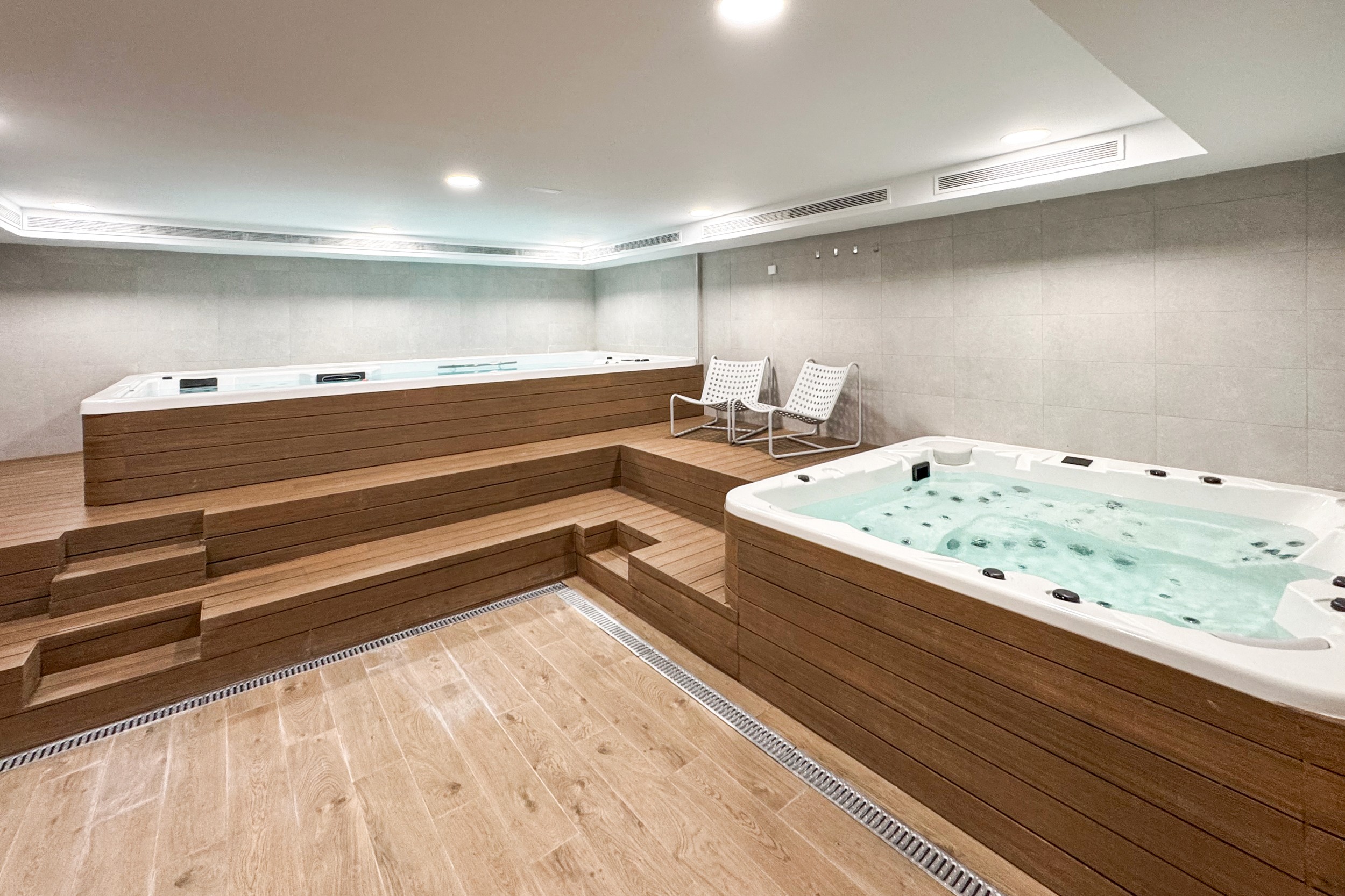 holiday homes with jacuzzi in marbella spain