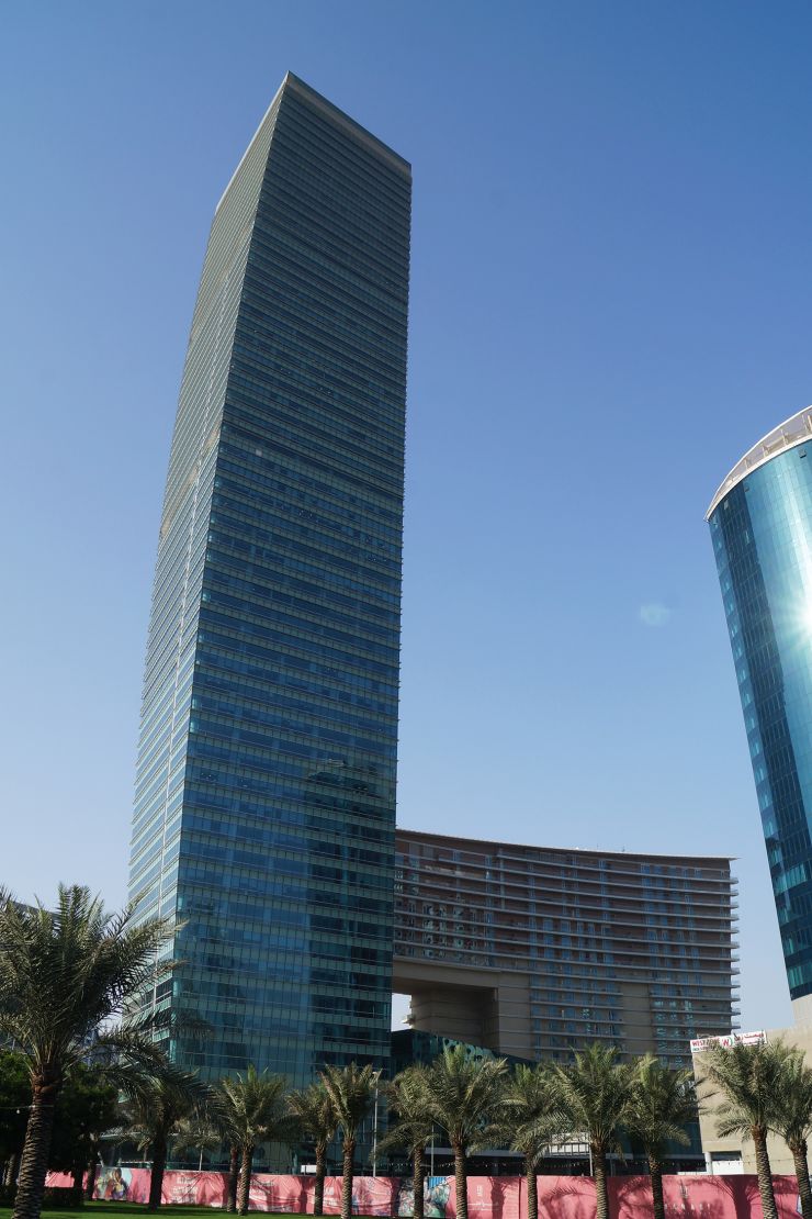 Gym, swimming pool, Jacuzzi, concierge service, CCTV security, 24-hour security, rooftop public area, terraced gardens, kids’ play area, cafés, restaurants, food court, retail shops, prayer rooms, underground parking, high-speed elevators, landscaped areas, event space, communal garden, pharmacy, salon, supermarket, pet shop, medical clinic, laundry services