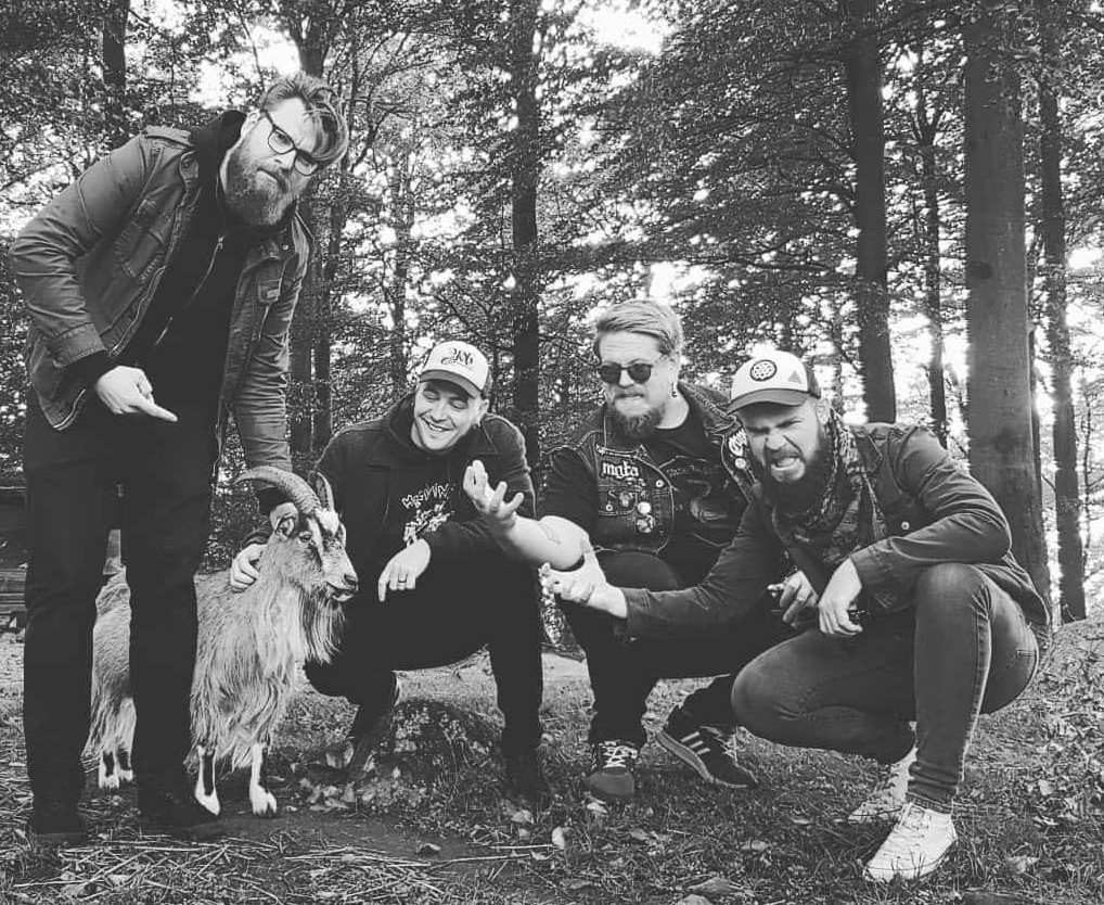  Photo by © Signo Rojo promo