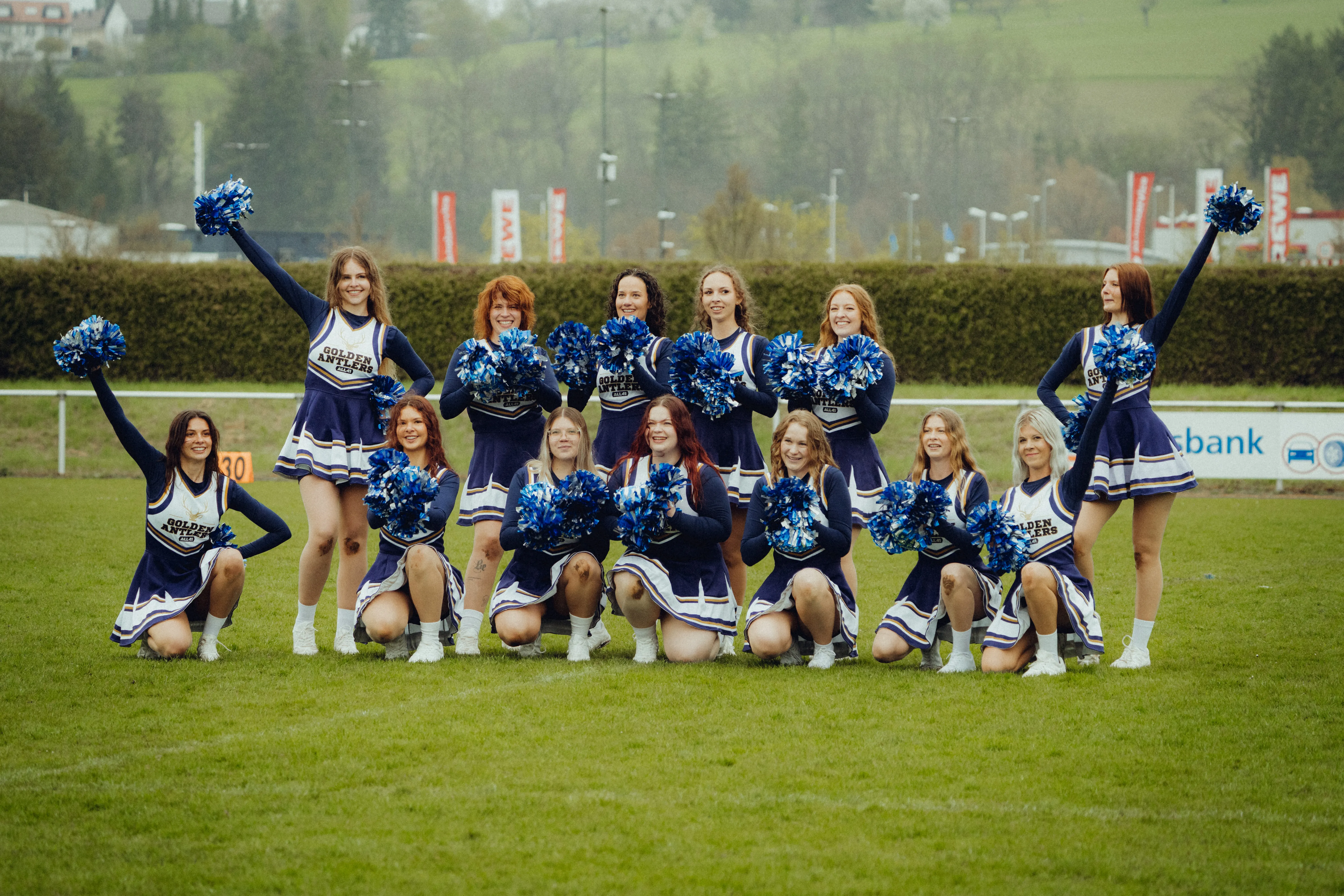 Das Cheerleading-Team Golden Antlers der Balingen Bucks bei einem Auftritt