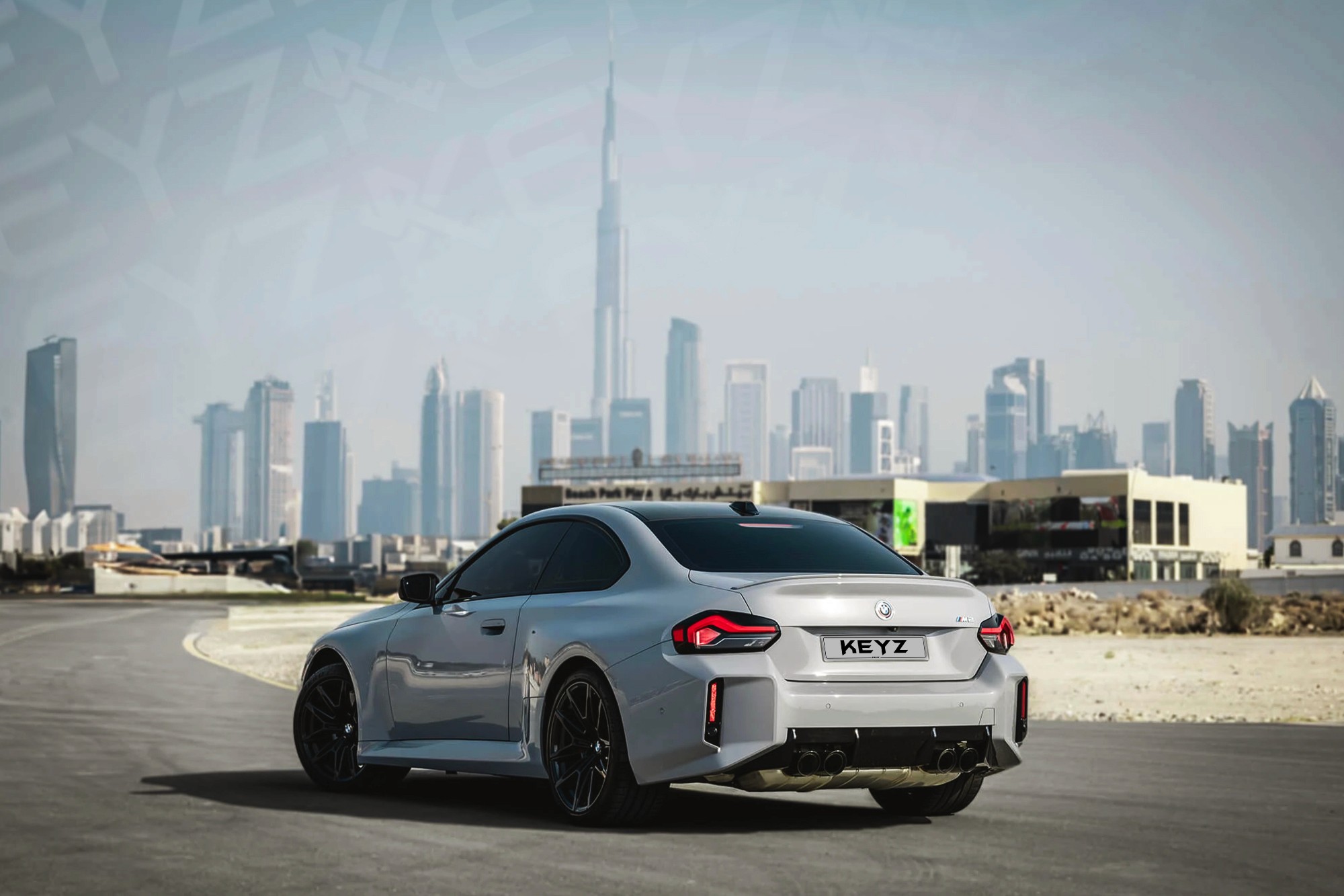 Vue extérieure arrière BMW M2 Gris – Location Sportive à Dubaï | Keyz Rent