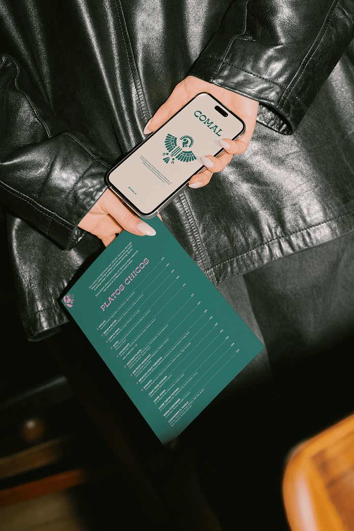 comal menu and social image