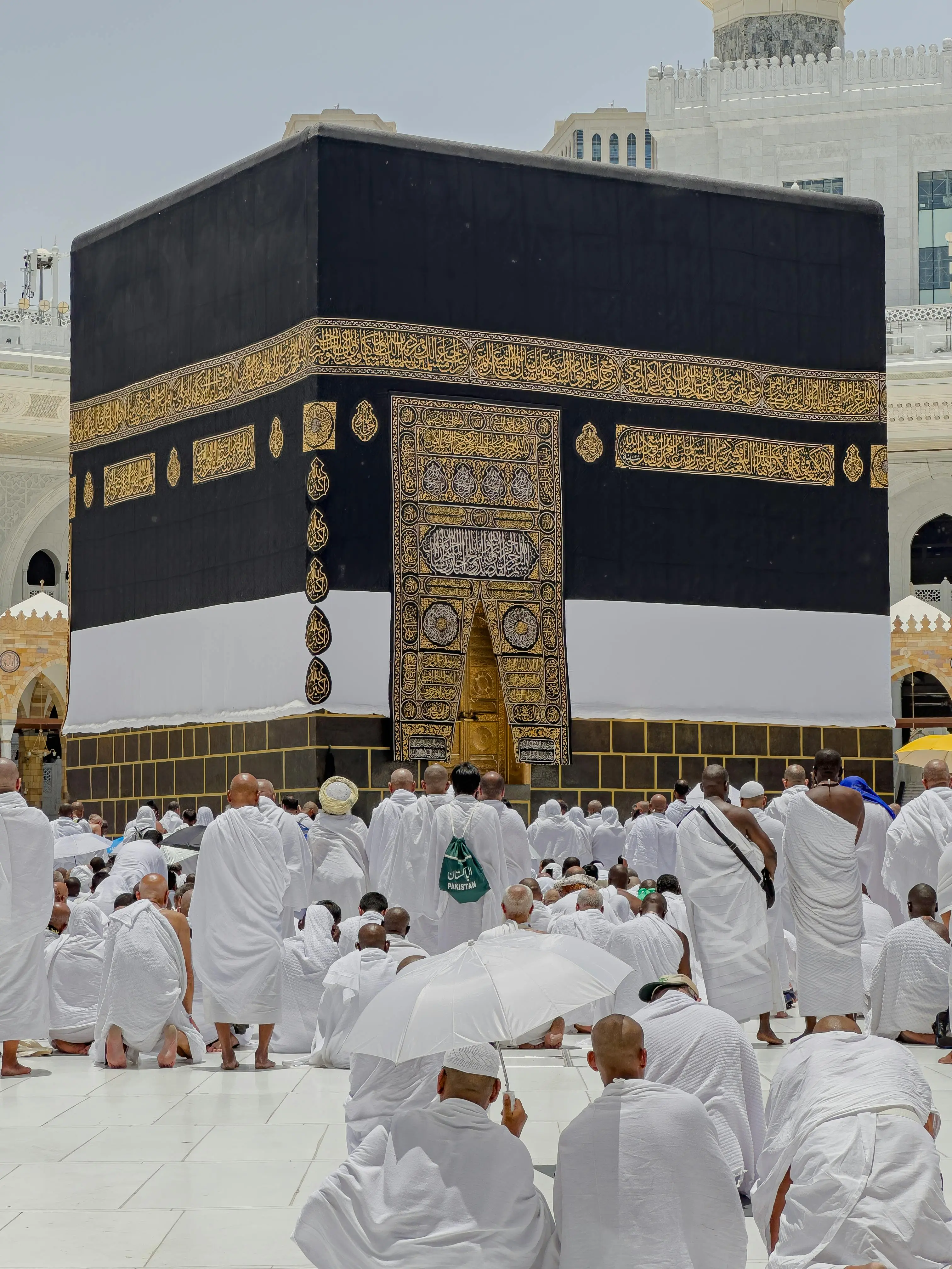 Pelgrims voeren tawaf uit rond de Ka’aba in Masjid al-Haram, Mekka, tijdens de Hadj
