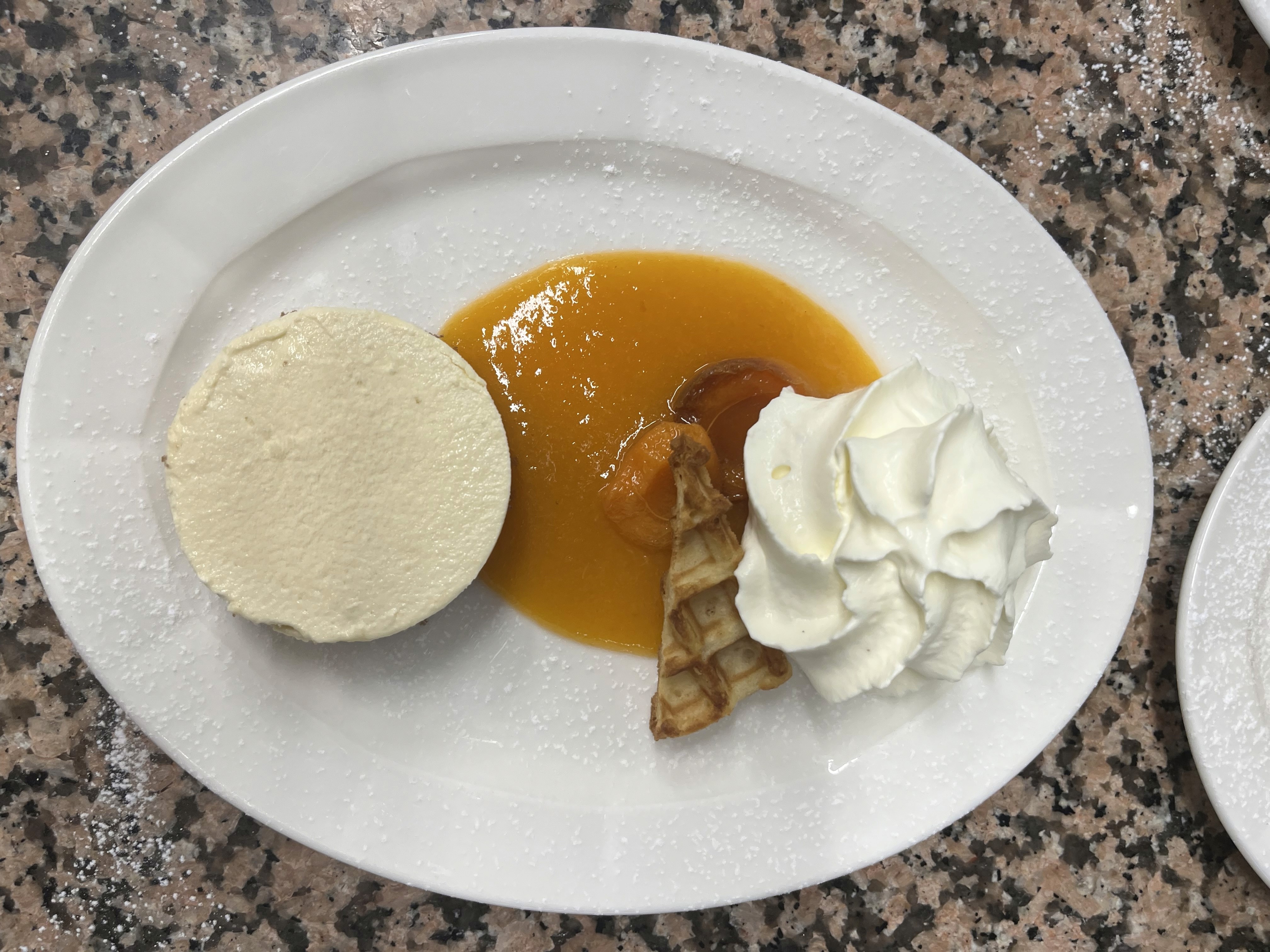 Kaffee Parfait mit Aprikosenspiegel und Mascarpone