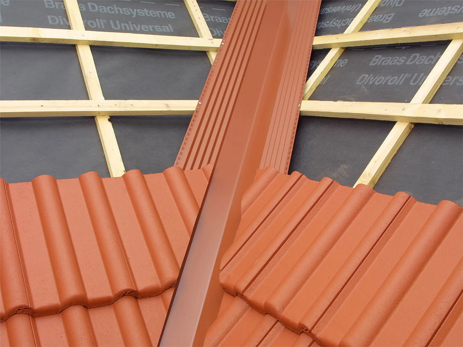 Rénovation de toiture, pose de tuiles et travaux d'étanchéité par un artisan couvreur à Anglet.