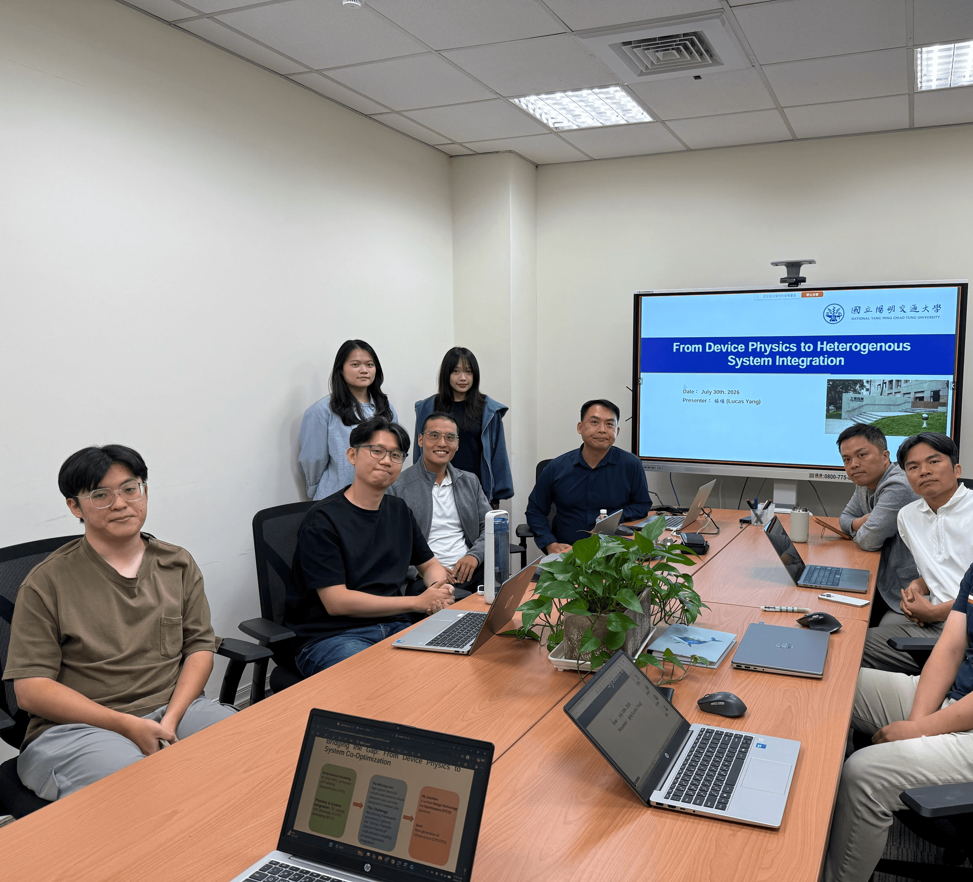 RVi menbers with Dr. Yang photo