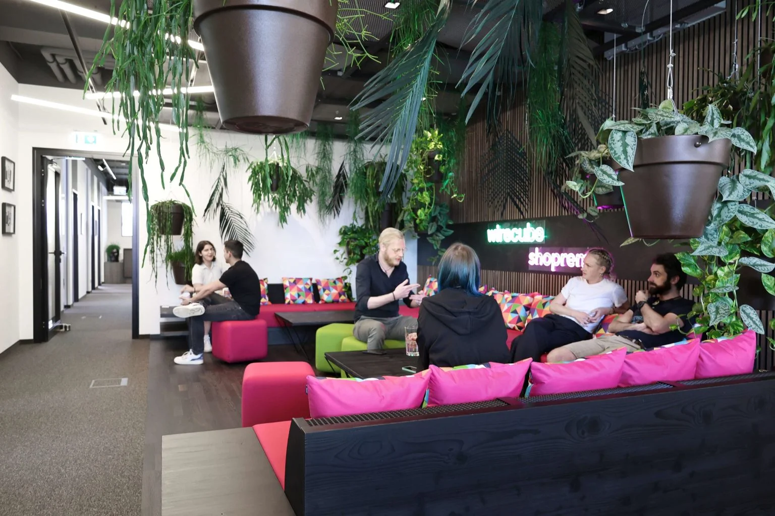 shopreme lounge - working at shopreme