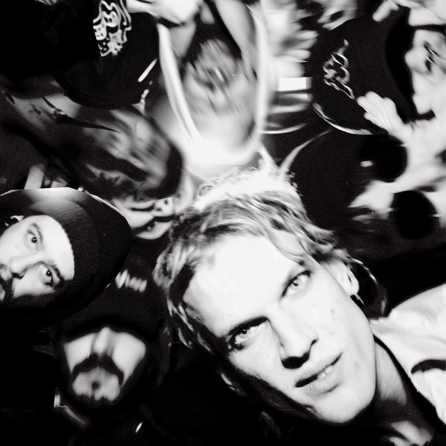 Cover singlu Najkrajší ľudia robia najškaredšie veci od Berlin Manson, Dusan Vlk, Fvck_kvlt, Temný Rudo