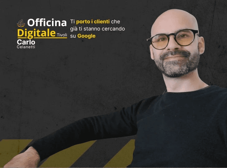 Carlo Celanetti nella nuova postazionie di lavoro a Tivoli durante una call per siti web (Background Removed)