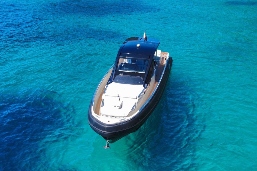 Yacht gallery image