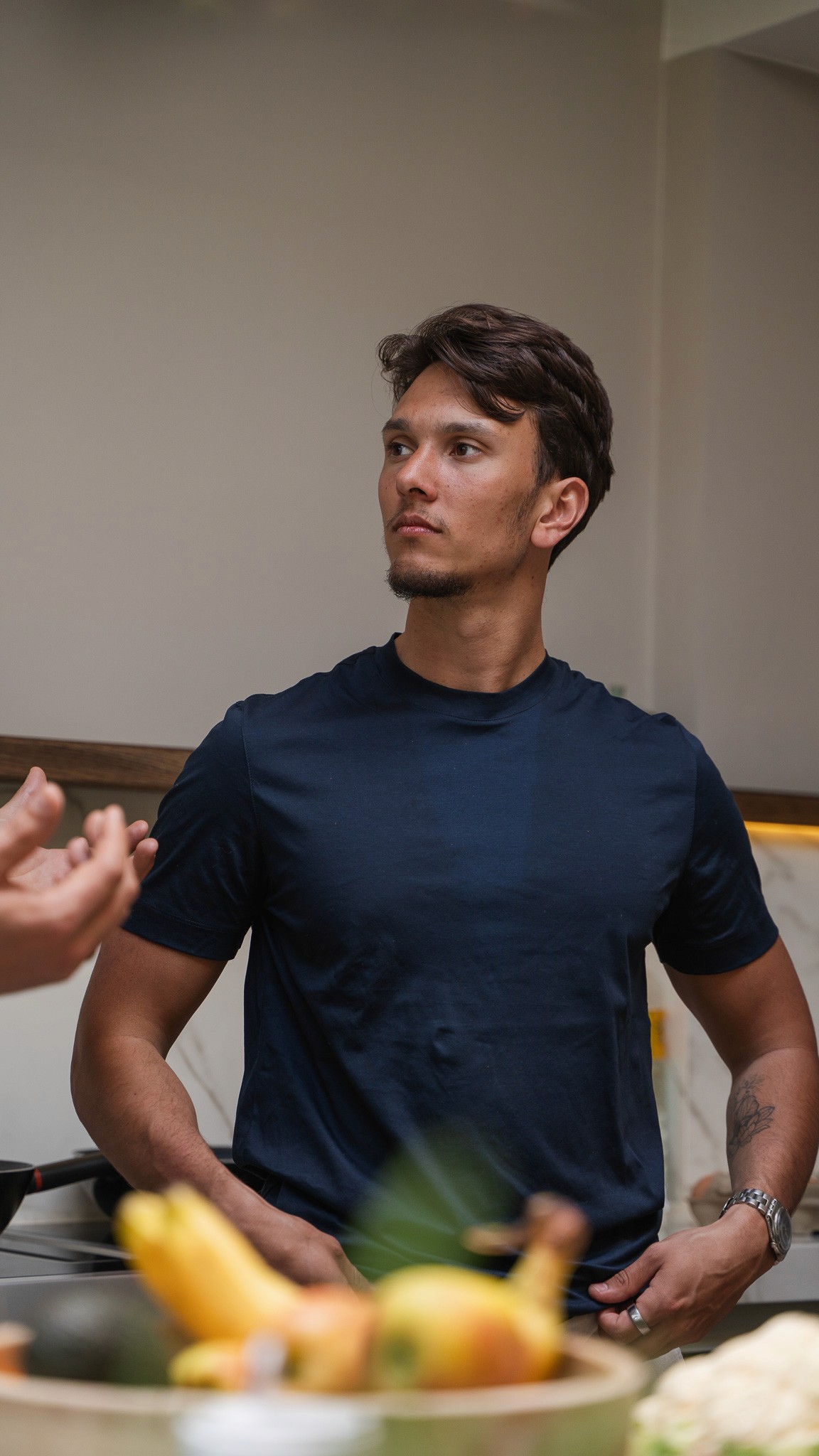 man wearing black shirt