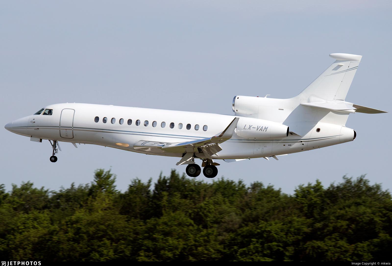 Falcon 7X taking off