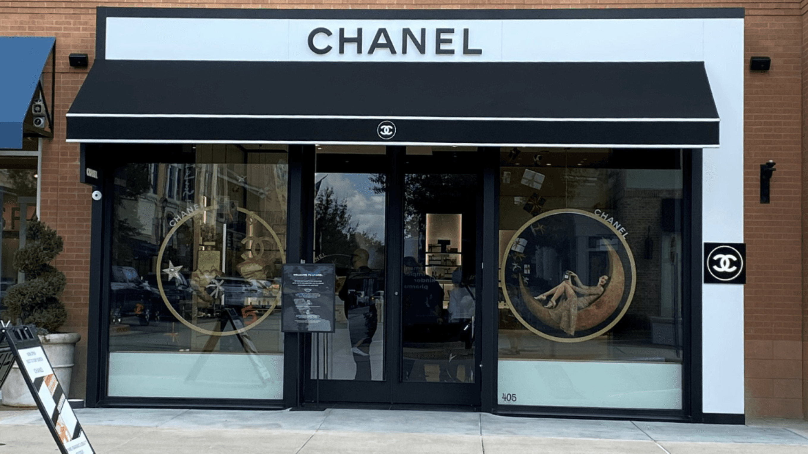 Chanel storefront image