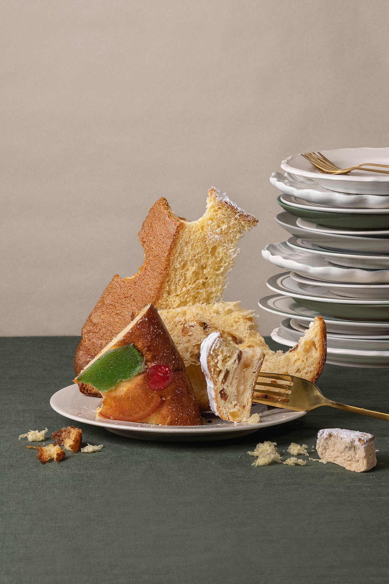 tilt shift photography of emperor penguin