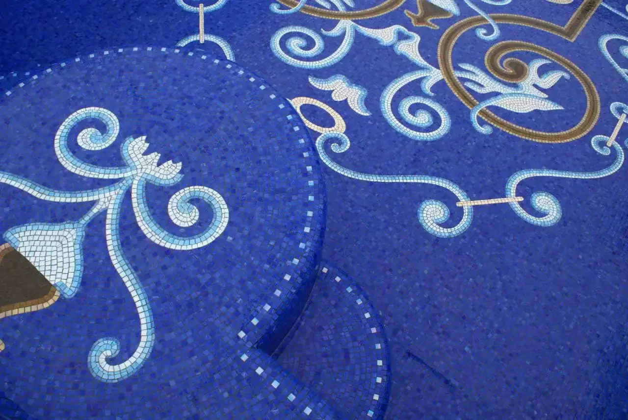 Mosaic Pool in Cota de Caza