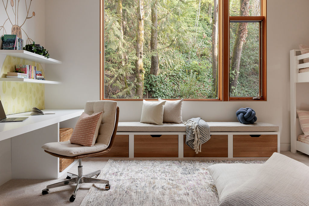 We’re so excited to share details from The Seattle House: Girls Bunkroom –– one of our favorite interior design + professional organizing projects in Seattle, Washington.