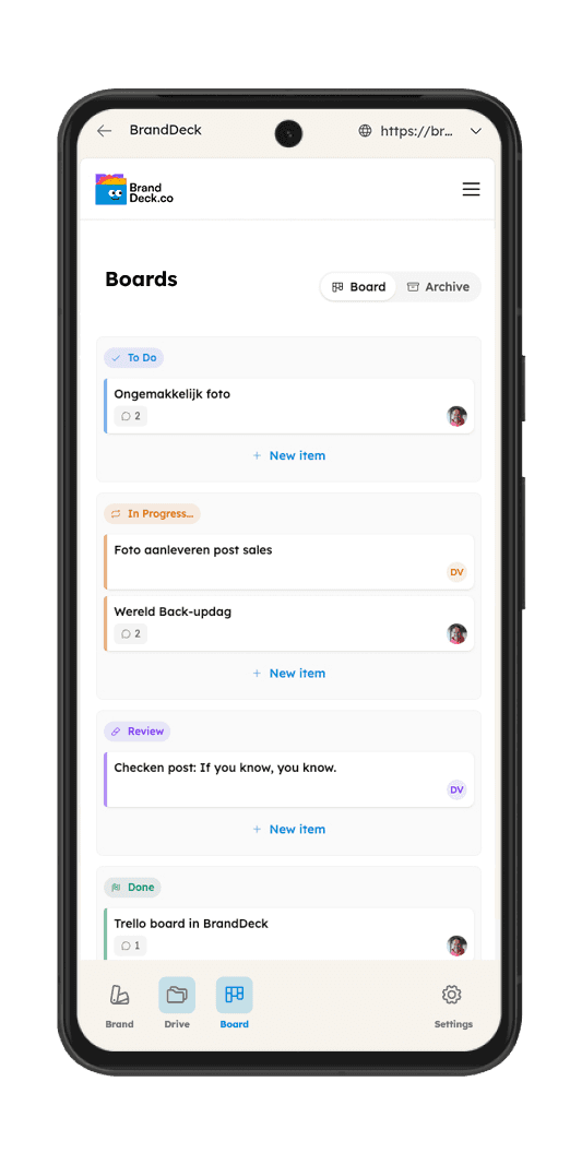 Client feedback and project collaboration on mobile in BrandDeck