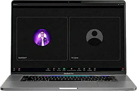 DaniEdits en videollamada profesional desde MacBook Pro, mostrando servicio de edición de video y colaboración creativa para marcas personales y negocios digitales.