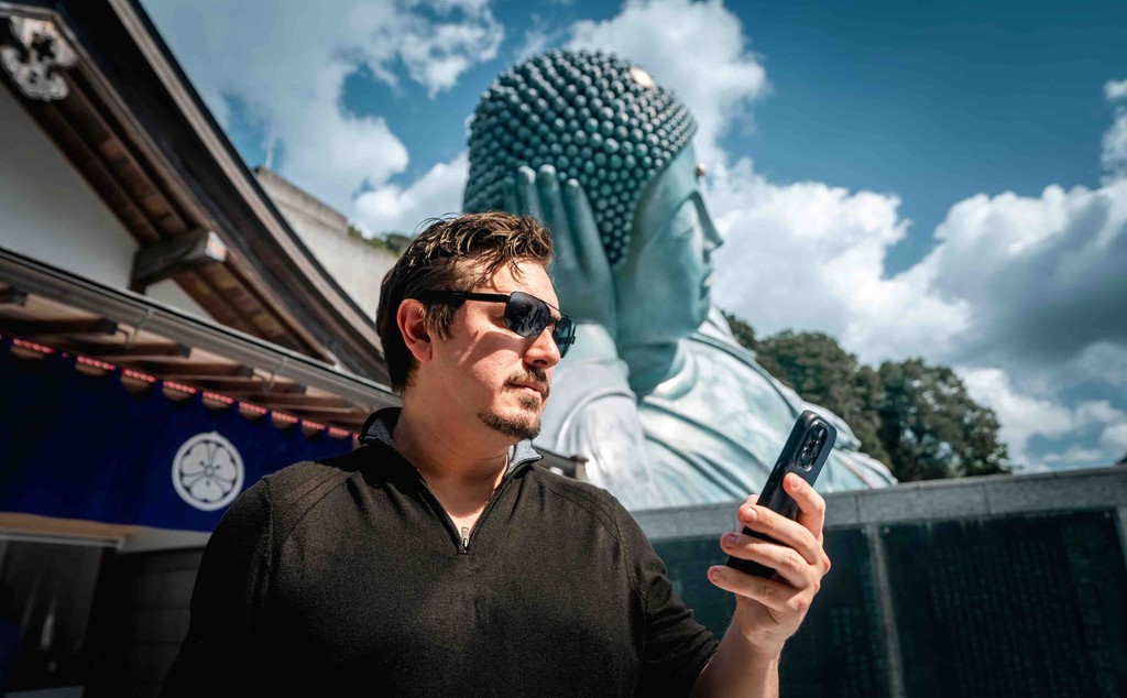 Chris Broad, better known as Abroad in Japan, connecting his cellular device to the Journey Japan eSIM, receiving flawless connectivity and fast wireless speeds.