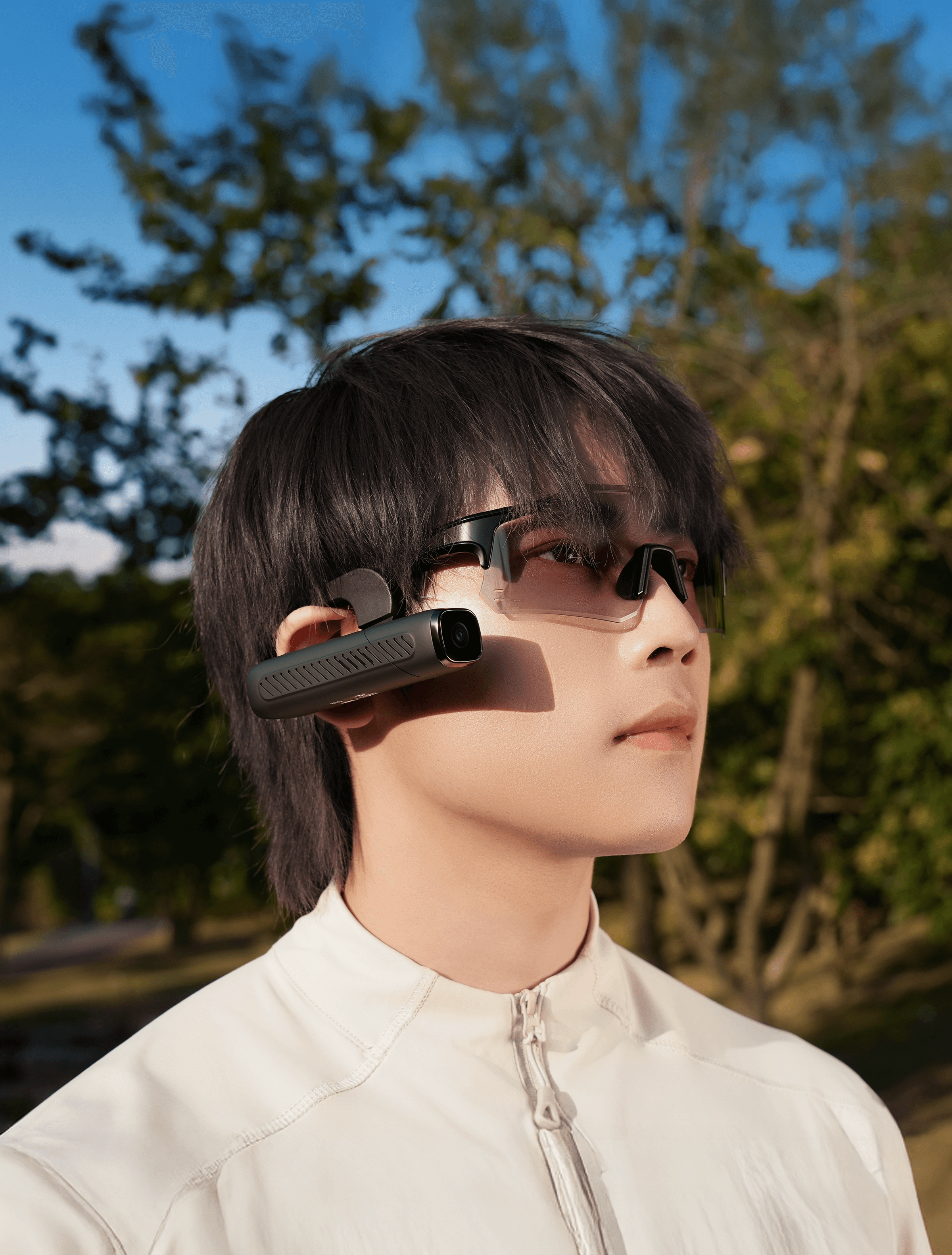 Dynamic picture of a cyclist riding downhill