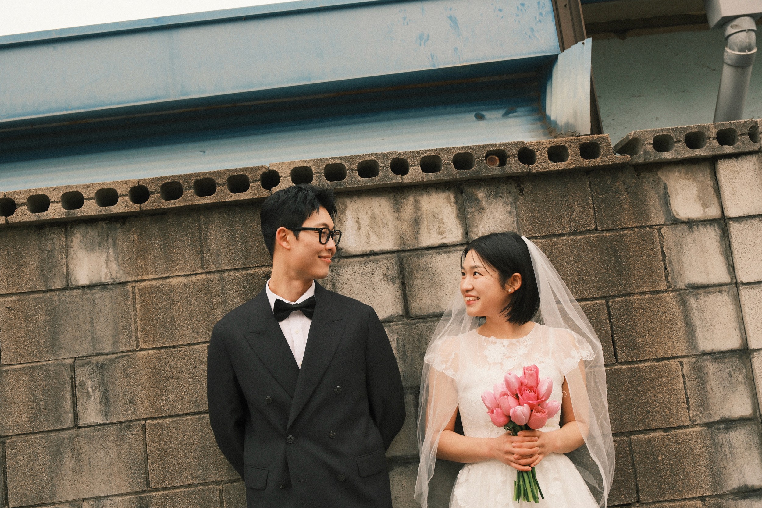 [필름커넥트] 용산 백빈건널목 웨딩스냅 후기 | 작가추천 카인드오브