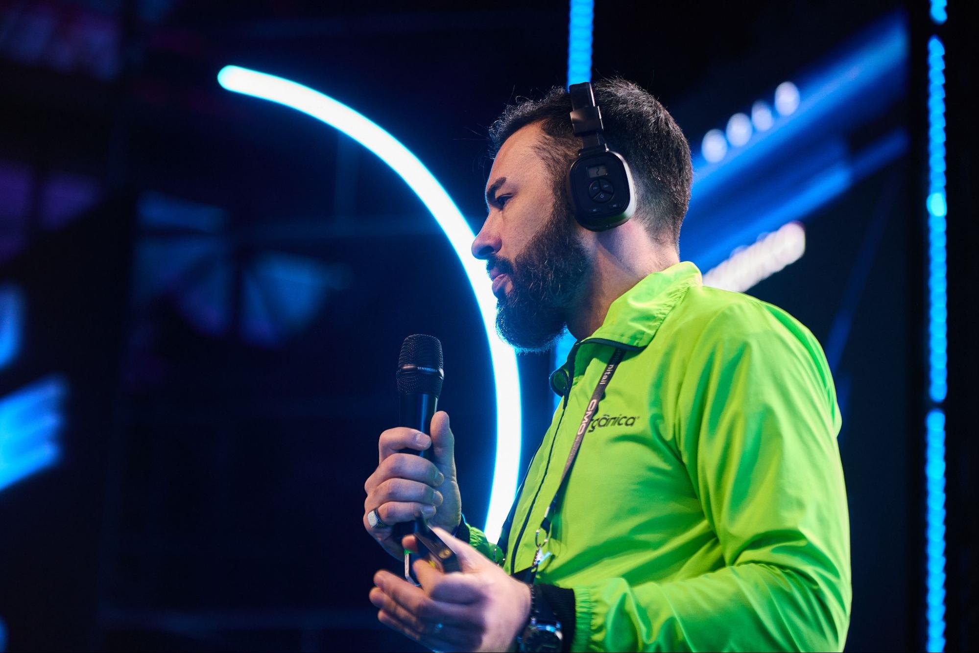 IA redefine jornada de compra e exige novas estratégias de reputação digital