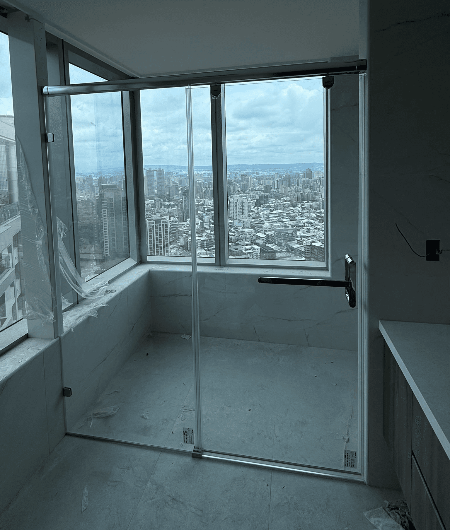 無框式兩片滑軌門