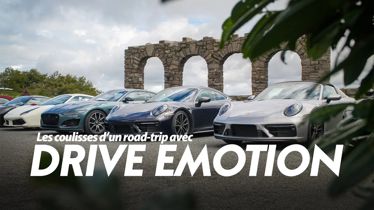 Couverture de la vidéo : les coulisses d’un road trip avec Drive Emotion, Porsche devant des arches