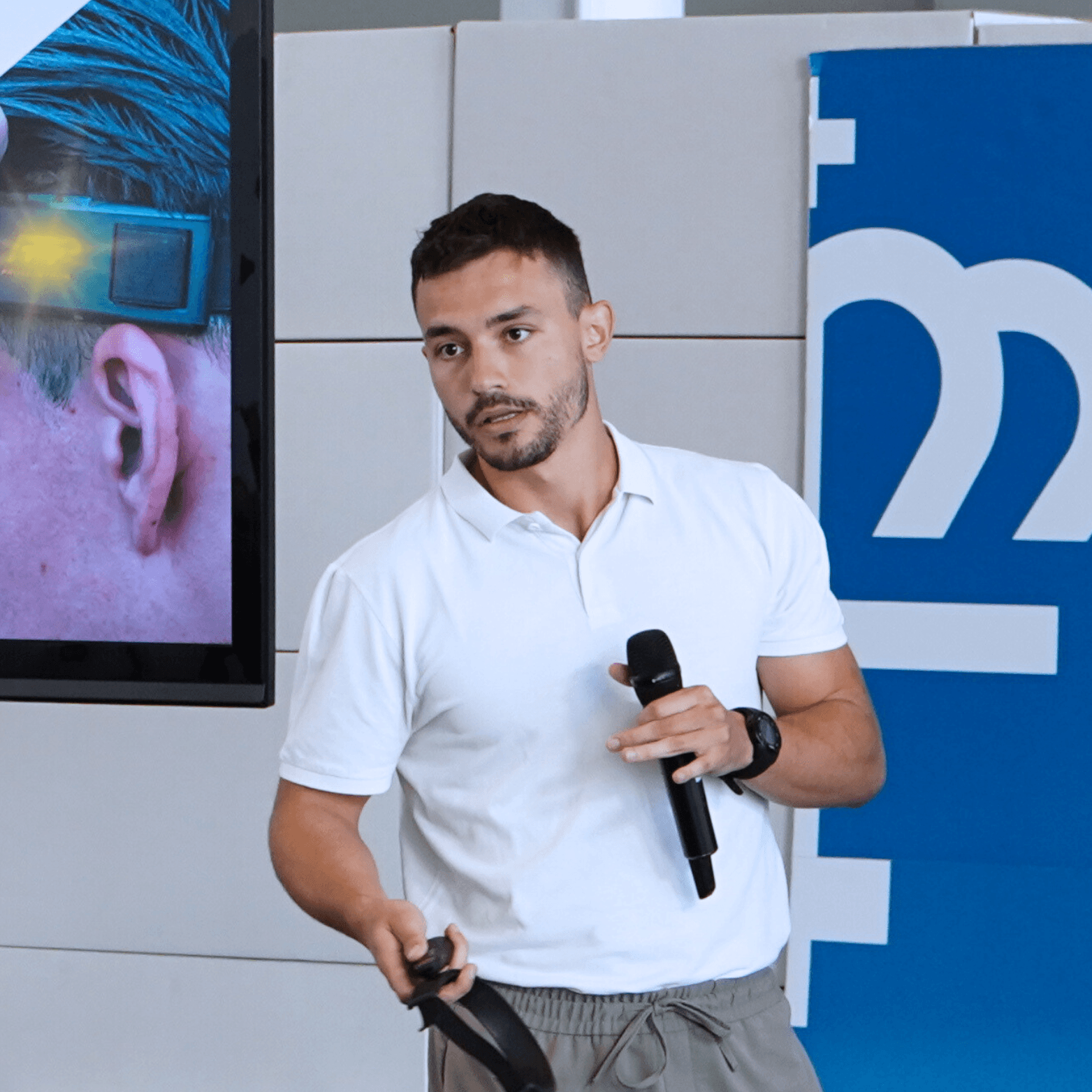 Rodrigo Ispierto durante una presentación