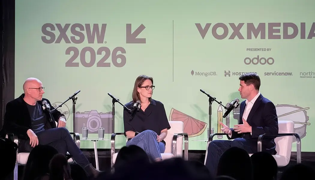 Scott Galloway em apresentação no SXSW 2026 diante de plateia lotada