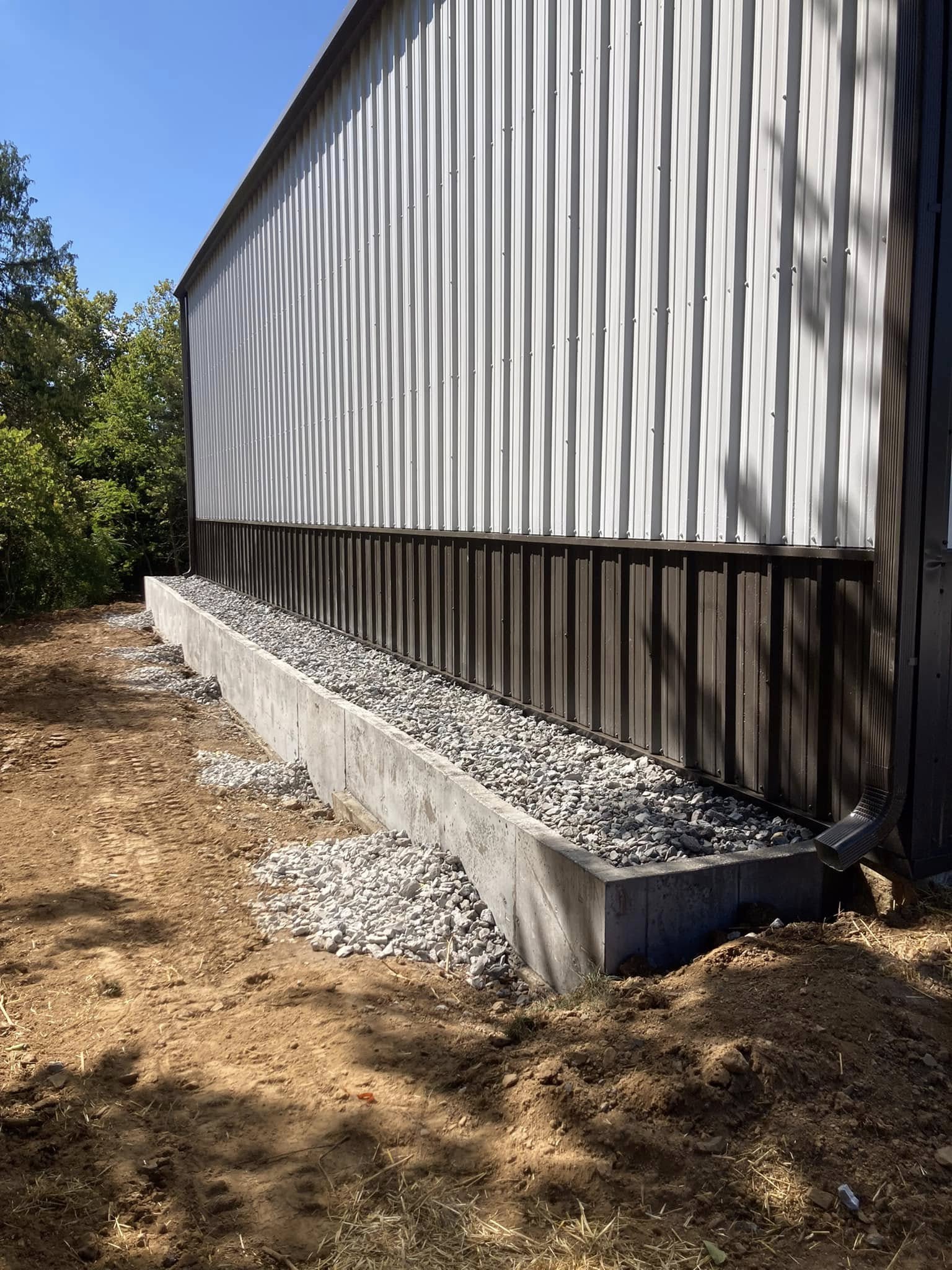 Retaining wall by Hallz Concrete & Septic