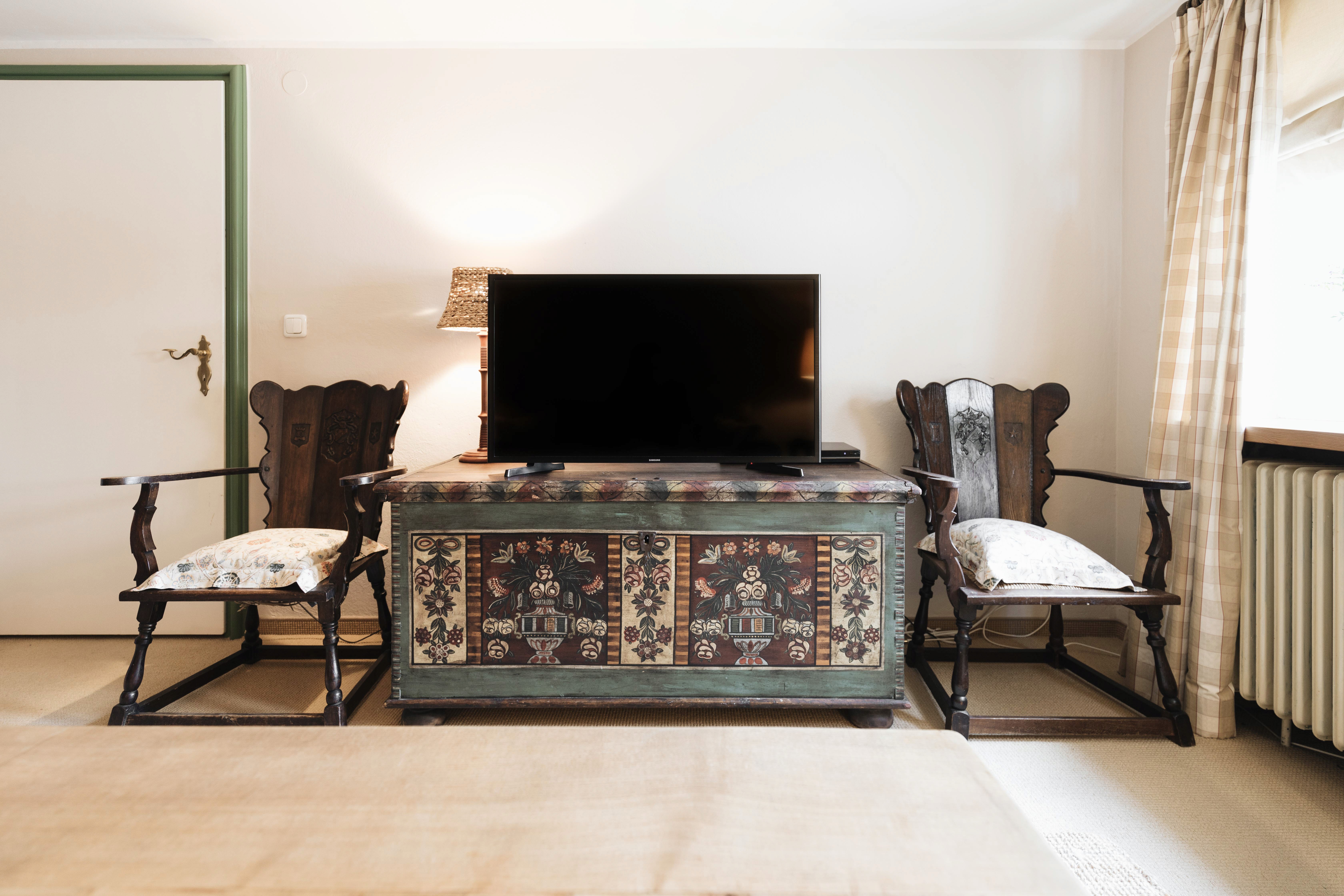 Entertainment, Chalet Michaelis