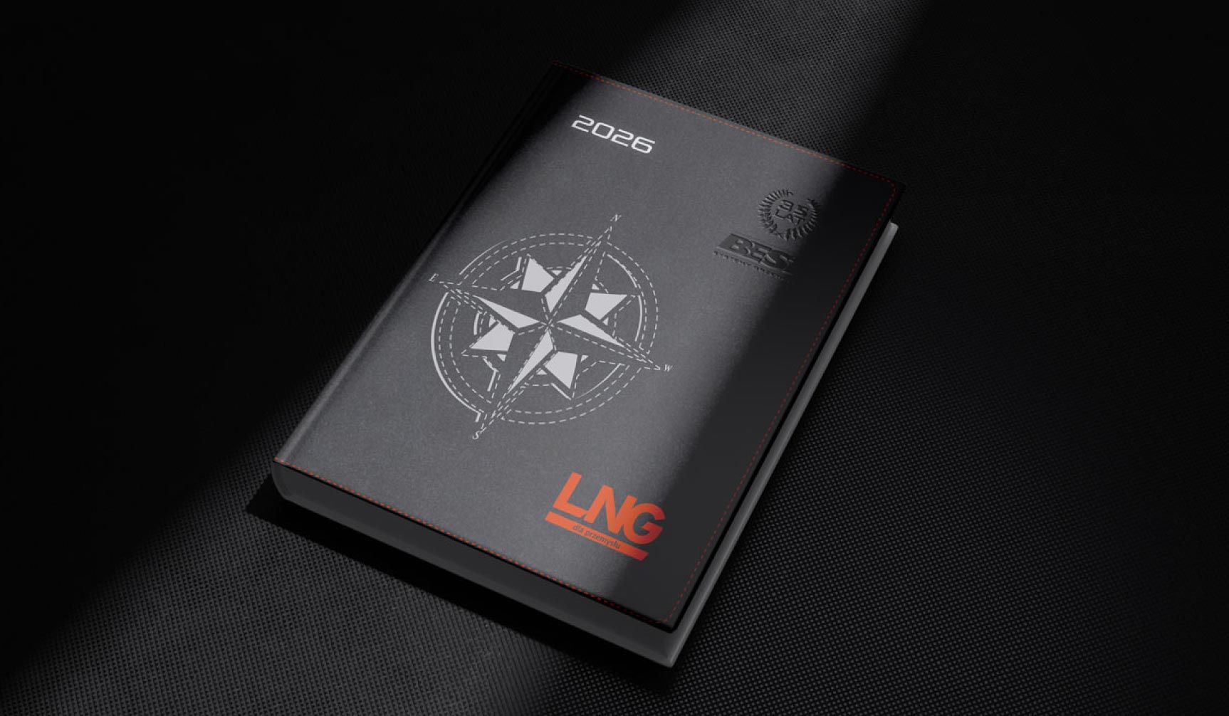 Projekt ekskluzywnego folderu ofertowego dla branży LNG z lakierem wybiórczym.