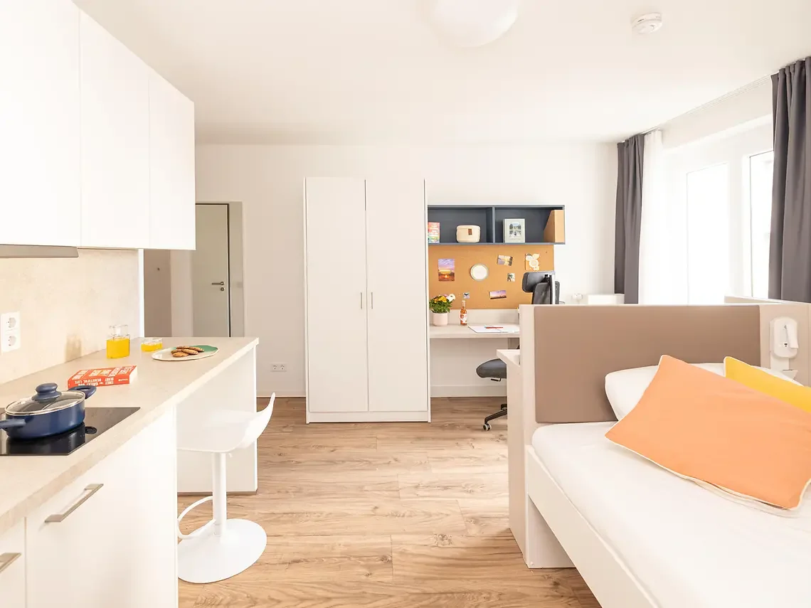 Private kitchenette in student accommodation in Hamburg with cooking area and dining space