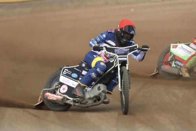 Billede af Emil Milberg som er på Speedway banen