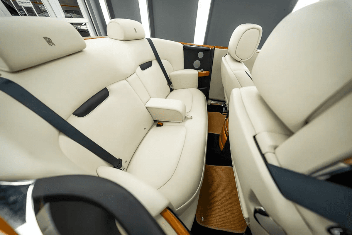 2010 Rolls-Royce Phantom Drophead photo 31