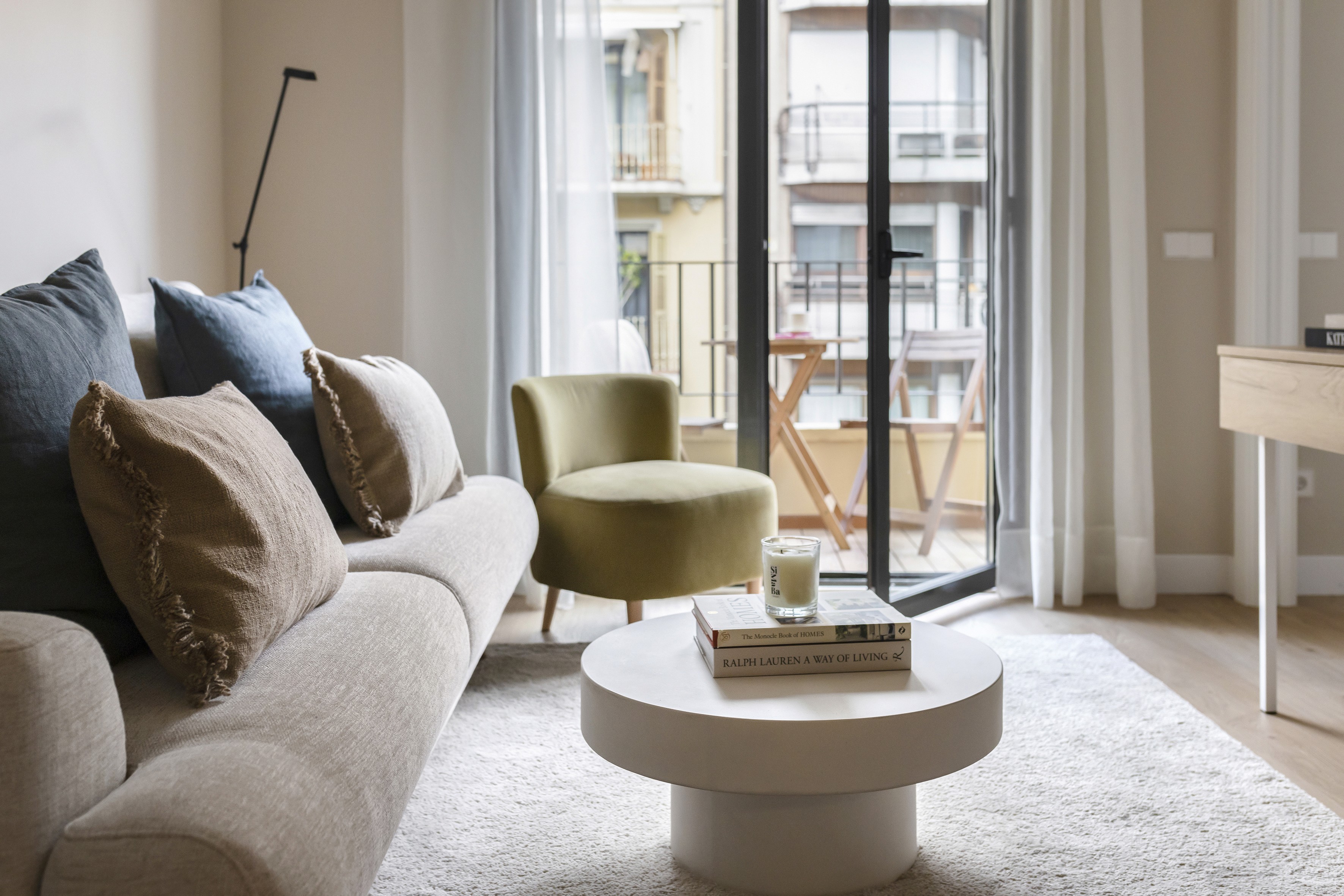 Apartamento Ban con balcón | Simaba Casanova