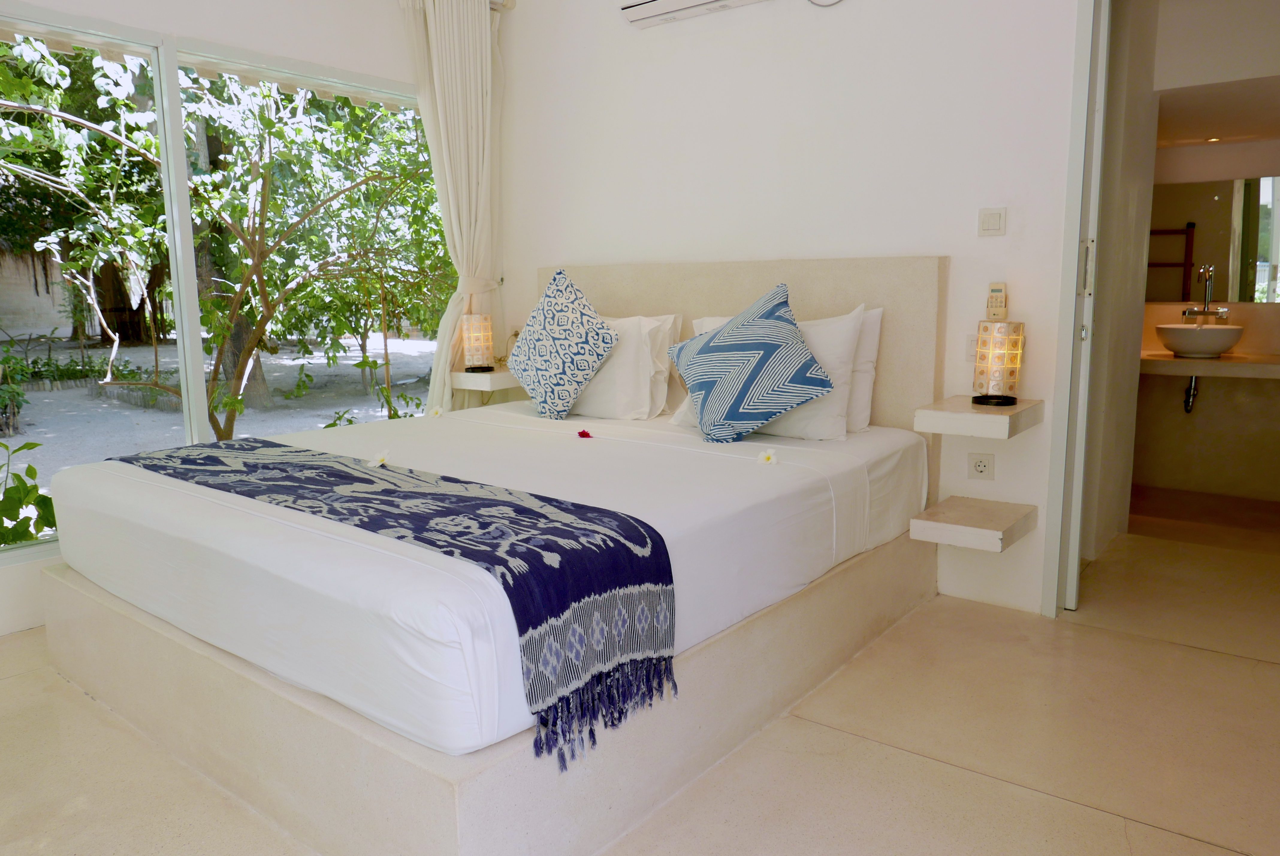 Seri Beach Bungalow Bed