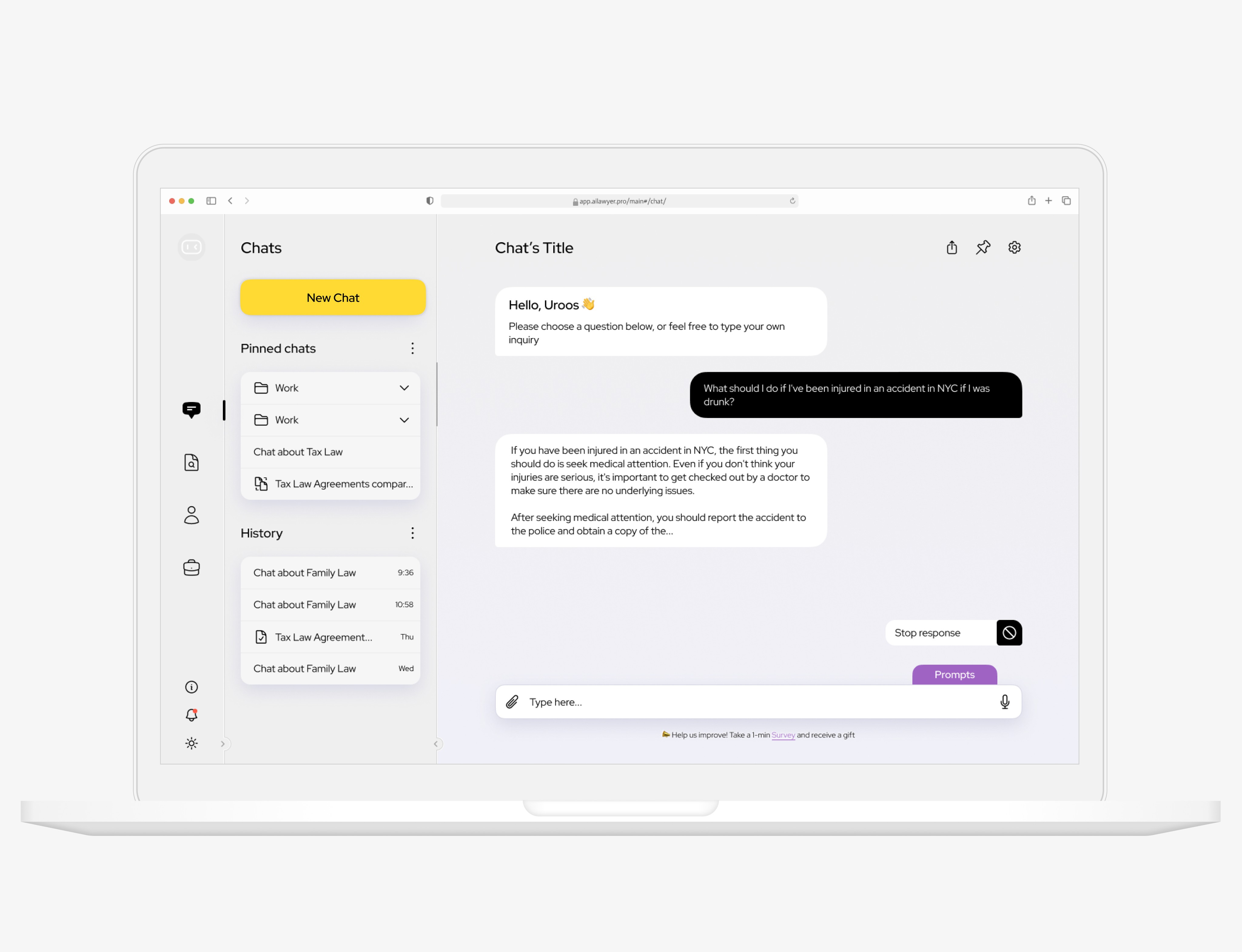 चैट इंटरफ़ेस एक चैटबॉट विंडो के माध्यम से कानूनी मामलों के बारे में एआई से पूछने की क्षमता प्रदर्शित करता है, जिसमें नई चैट बनाने या मौजूदा चैट को पिन करने के विकल्प होते हैं।